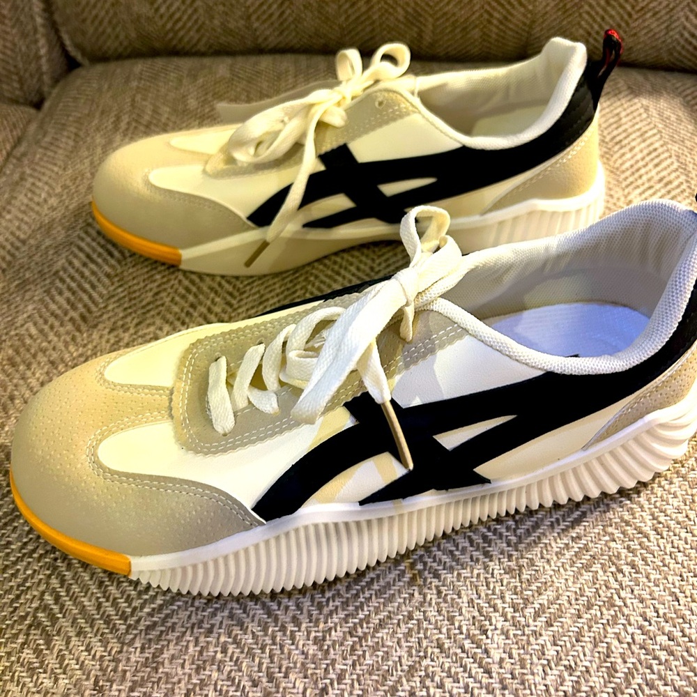 Light Beige and Black Women's Athletic Sneakers - Casual Trainer